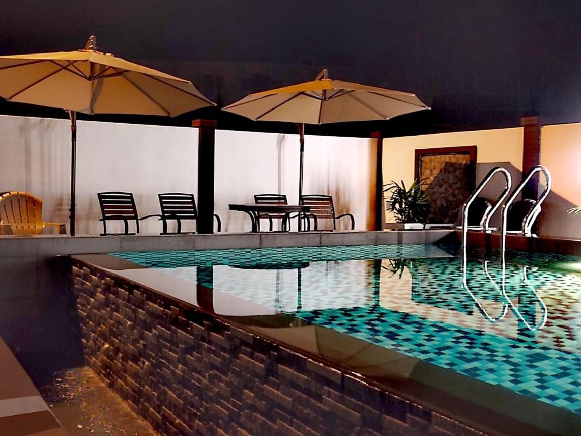Destini Akef Villa 2 Pantai Cenang  Exterior foto